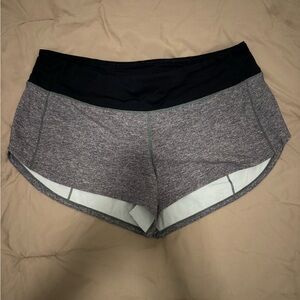Lululemon Speed up 2.5” Shorts